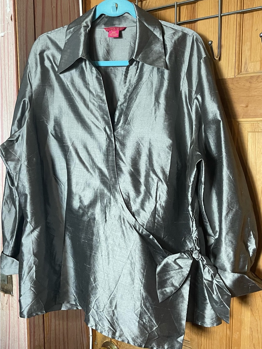 Sunny Leigh 100% Silk Silver Side Tie Wrap Blouse 22W